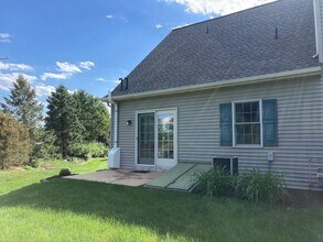 90 Pebble Creek Dr in Lititz, PA - Building Photo - Building Photo