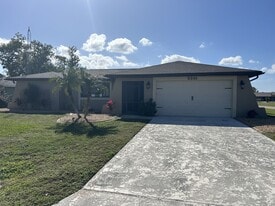 2331 Bremen Ct in Punta Gorda, FL - Building Photo