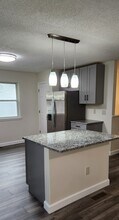 357 Magnolia Drive in Bristol, VA - Foto de edificio - Building Photo
