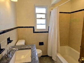 Brentwood Apartments in Trenton, MI - Building Photo - Building Photo