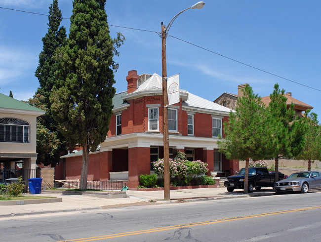 1127 Montana Ave in El Paso, TX - Building Photo - Building Photo