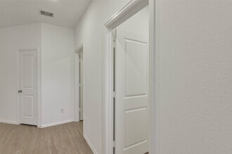 1935 Barrett Gables Dr in Crosby, TX - Building Photo - Building Photo