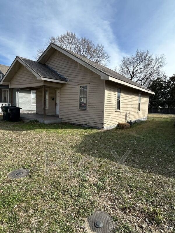 property at 117 W Monroe St