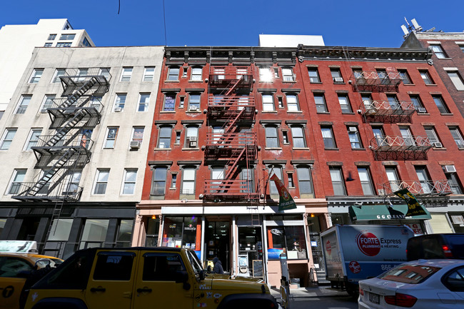 42-44 Grand St in New York, NY - Building Photo - Building Photo