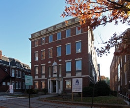 528 N New St in Bethlehem, PA - Foto de edificio - Building Photo