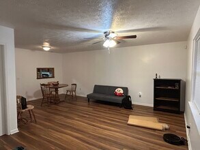 226 Highland Park Dr, Unit 228B in Athens, GA - Building Photo - Building Photo