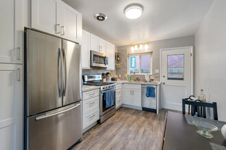 1245 Peach St in San Luis Obispo, CA - Building Photo - Interior Photo