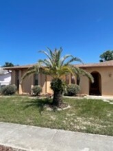 8625 Briar Patch Dr in Port Richey, FL - Building Photo - Building Photo