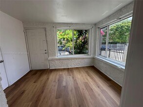 267 NW 33rd St in Miami, FL - Building Photo - Building Photo