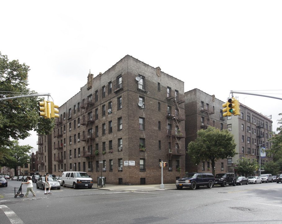 34-01 28th Ave in Astoria, NY - Building Photo