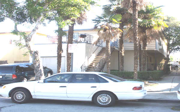 7920 Comstock Ave in Whittier, CA - Building Photo