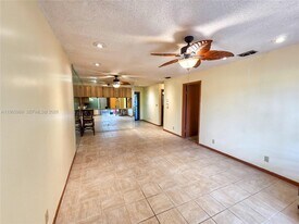 8044 NW 41 Ct in Sunrise, FL - Building Photo