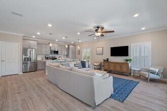 6635 Carlinga Dr in Pensacola, FL - Building Photo - Building Photo