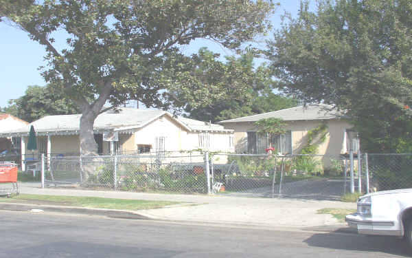 5885-5891 Quinn St in Bell Gardens, CA - Building Photo