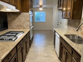 1213 Satariano Ln in Modesto, CA - Building Photo - Building Photo