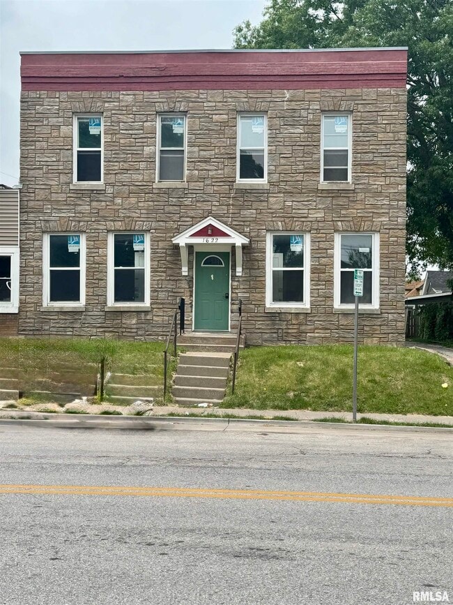 property at 1622 Washington St