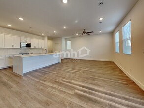 6434 Marthas Vineyard Ave in Las Vegas, NV - Building Photo - Building Photo