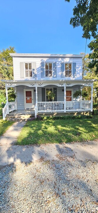 415 Prince St in Tappahannock, VA - Foto de edificio