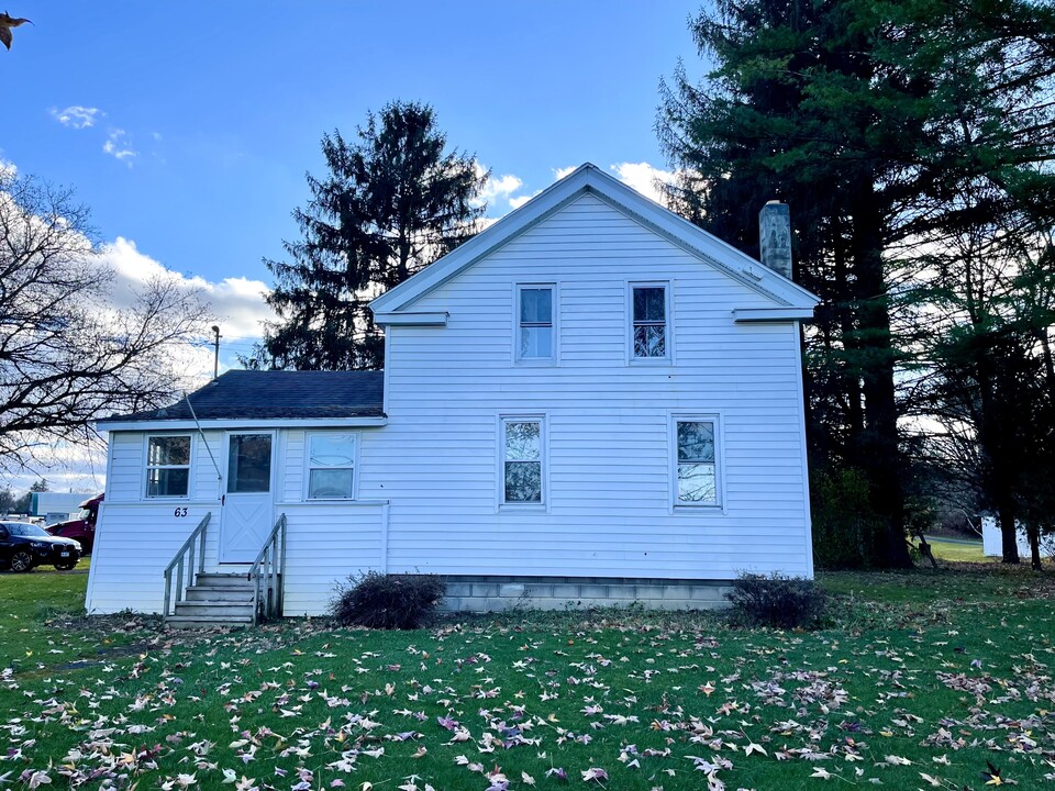 63 Clinton St in Homer, NY - Foto de edificio