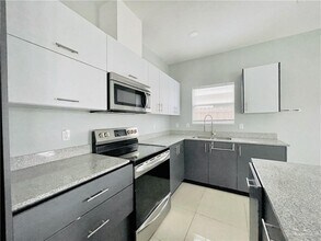 23 Summerland Ln in Edinburg, TX - Building Photo - Building Photo