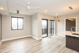 Canopy Park in Lincoln, NE - Building Photo - Interior Photo