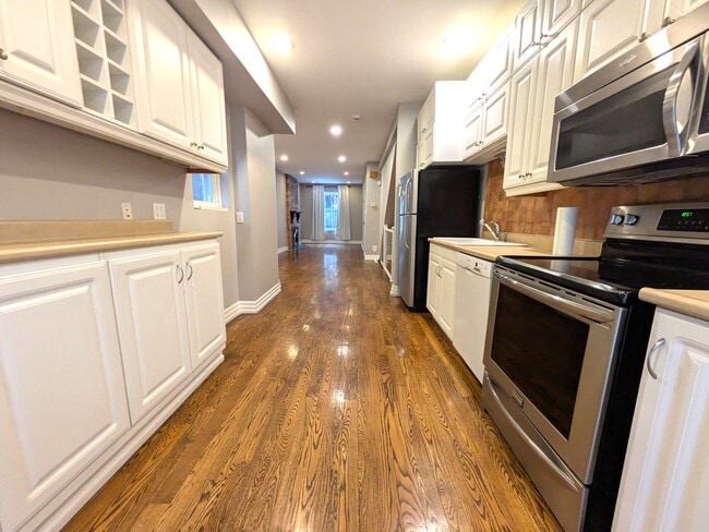 86 Asquith Ave