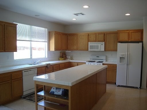 1153 Midnight Way in Oceanside, CA - Building Photo - Building Photo