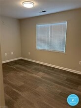 1041 W Barton St, Unit N in Greensboro, NC - Foto de edificio - Building Photo