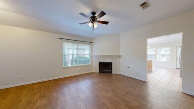2309 Carnation Ct in College Station, TX - Foto de edificio - Building Photo