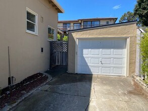 665 Cypress St in Monterey, CA - Foto de edificio - Building Photo