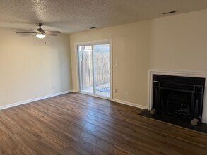 1159 Old Clubhouse Rd in Virginia Beach, VA - Foto de edificio - Building Photo