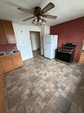 100 Pilgrim Ave, Unit 2 in Worcester, MA - Foto de edificio - Building Photo