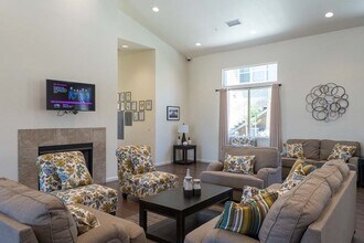 2300 Loveridge Rd in Pittsburg, CA - Building Photo - Building Photo