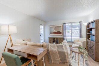 ReNew Towne Oaks in Shreveport, LA - Building Photo - Building Photo