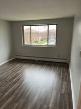 24 Joseph Dr, Unit 2 in Tonawanda, NY - Foto de edificio - Building Photo