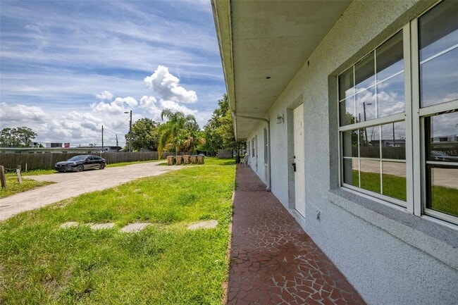 2150 Barbara Dr in St. Cloud, FL - Building Photo - Building Photo
