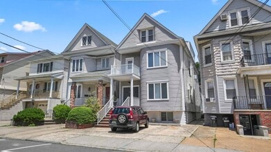 23 W 42nd St in Bayonne, NJ - Building Photo - Building Photo