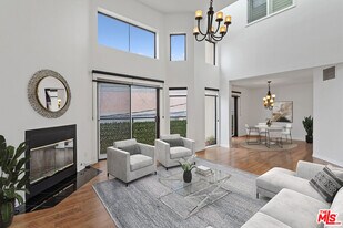 12000 Goshen Ave in Los Angeles, CA - Building Photo