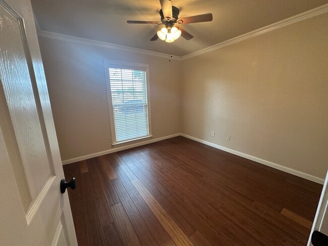 2112 E Peters Colony Rd in Carrollton, TX - Building Photo - Building Photo