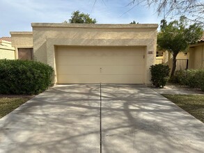 8919 S Lori Ln in Tempe, AZ - Building Photo - Building Photo