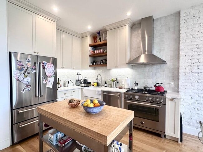 42 Devoe St in Brooklyn, NY - Building Photo - Building Photo