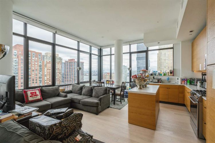 10 Provost St-Unit -2703 in Jersey City, NJ - Building Photo