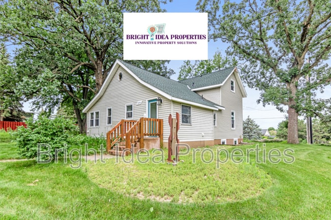 property at 2755 Woodbury Dr