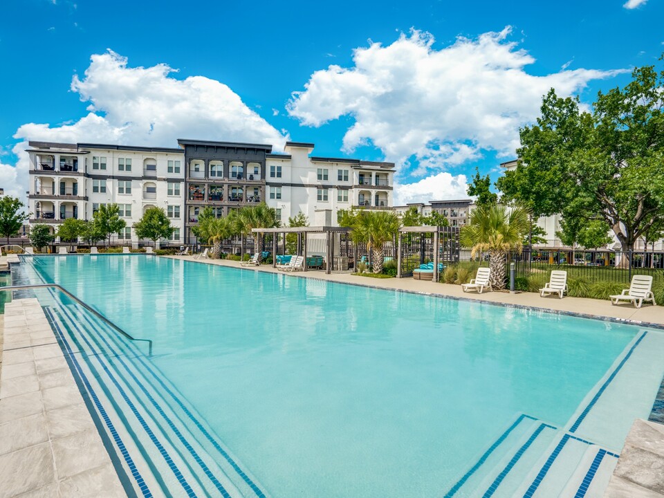 Palermo by the Park in Frisco, TX - Foto de edificio