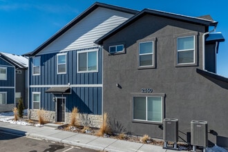 Orchard Park Townhomes in Idaho Falls, ID - Foto de edificio - Building Photo
