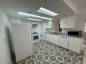 9308 N Military Trl in West Palm Beach, FL - Building Photo - Building Photo