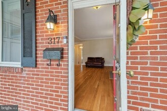 317 W College Terrace in Frederick, MD - Building Photo - Building Photo