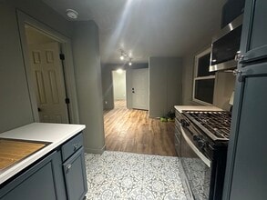 1313 Edgar Ave, Unit 5 in Mattoon, IL - Foto de edificio - Building Photo