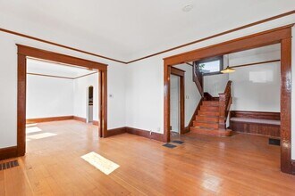 1617 NE Couch St in Portland, OR - Building Photo - Building Photo