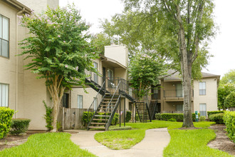 Wilshire Park in Houston, TX - Building Photo - Building Photo